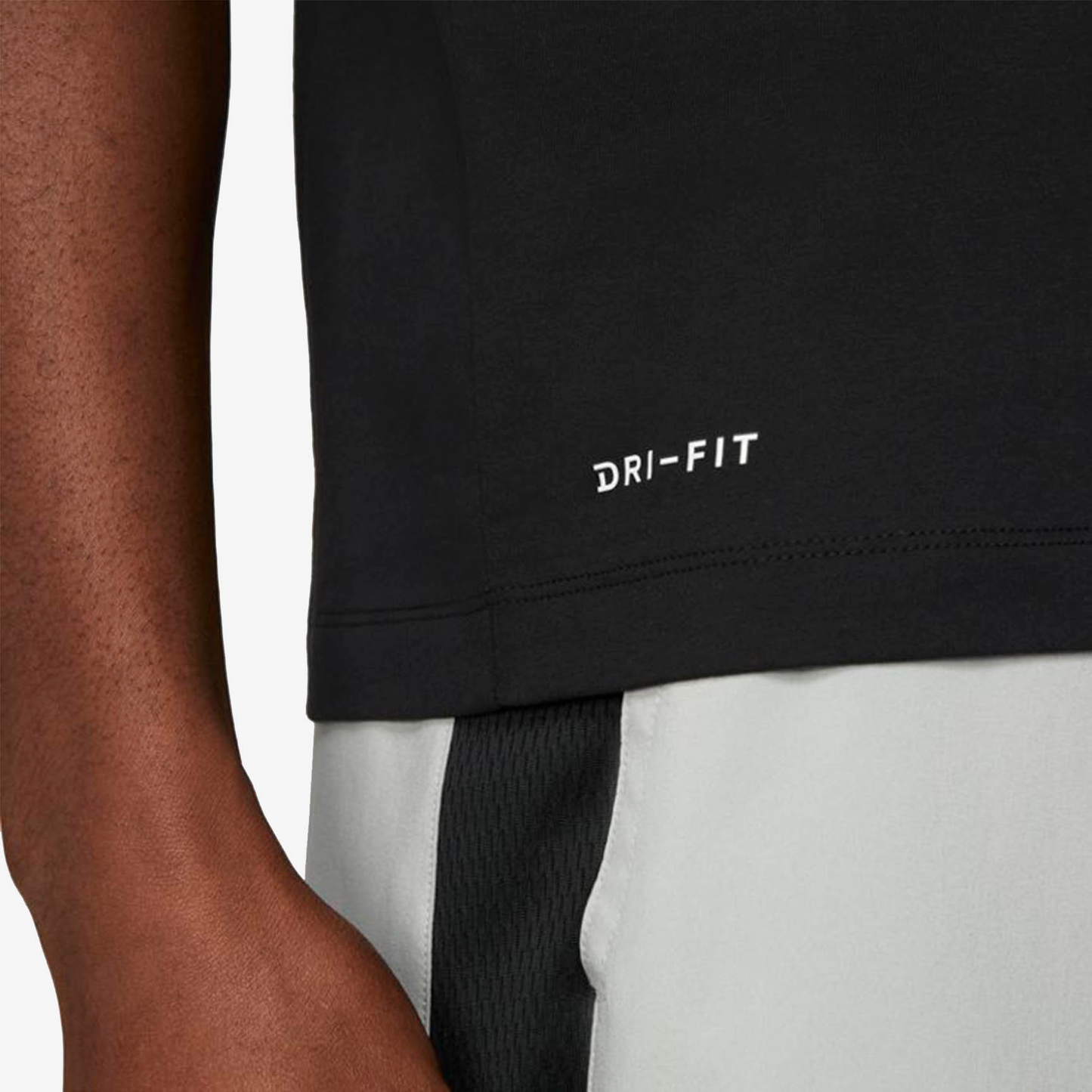 NIKE DRI-FIT  GRAPHIC TRAINING T-SHIRT DA1796-010