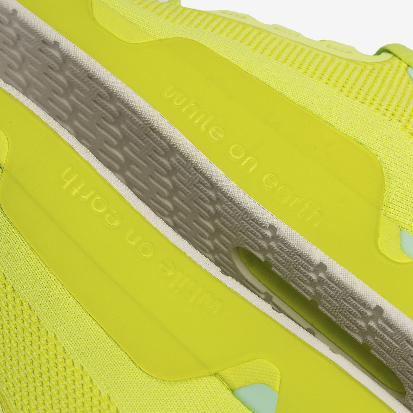 WHILE ON EARTH MOVE TRAINER FTN-Citrus/Sun