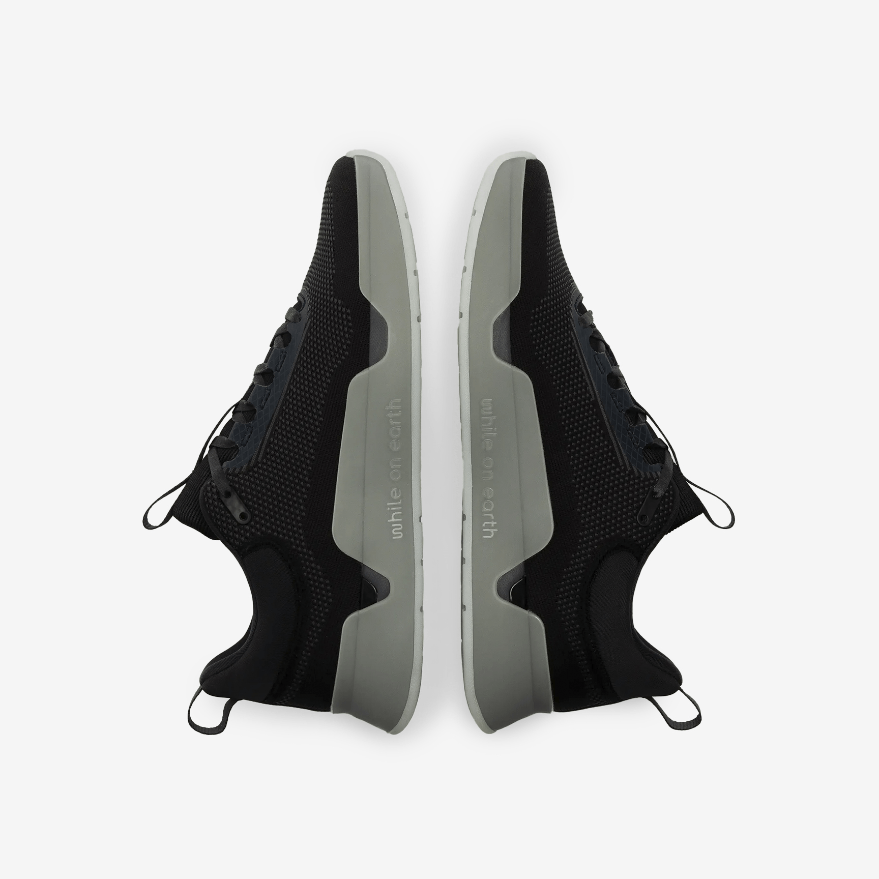 WHILE ON EARTH MOVE TRAINER FTN-black/moon