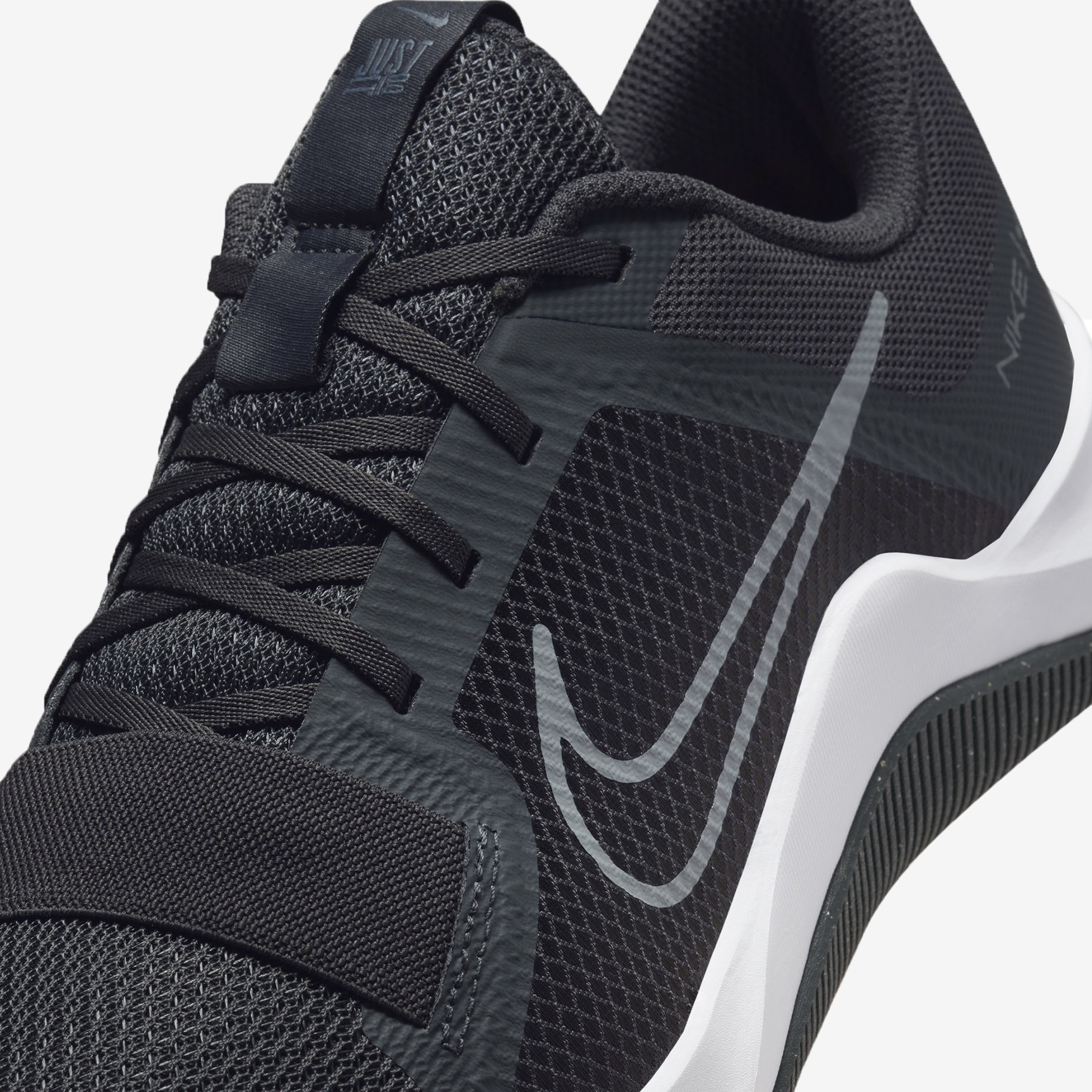 NIKE MC TRAINER 2 DM0823-011