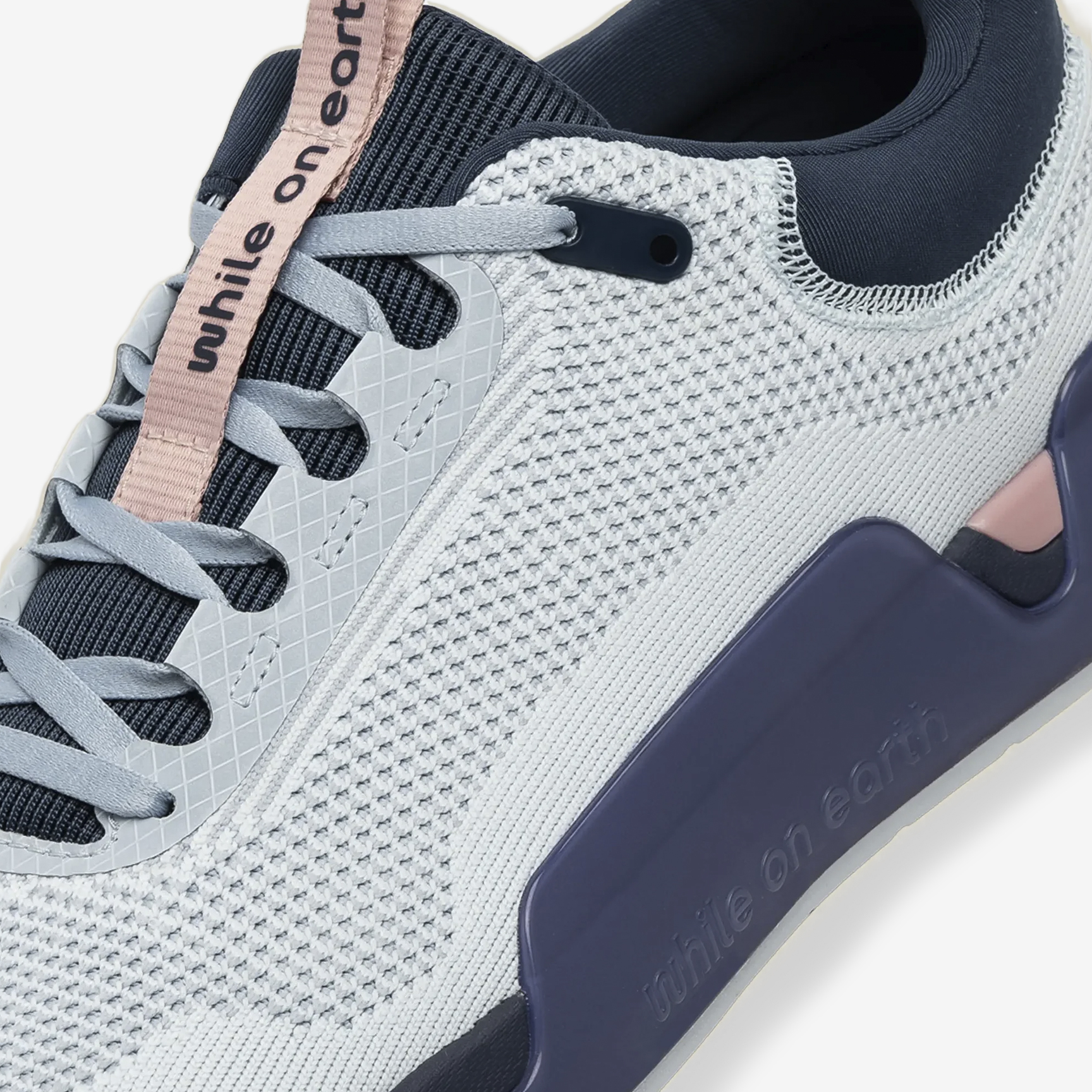 WHILE ON EARTH MOVE TRAINER FTNW-glacier/lupin