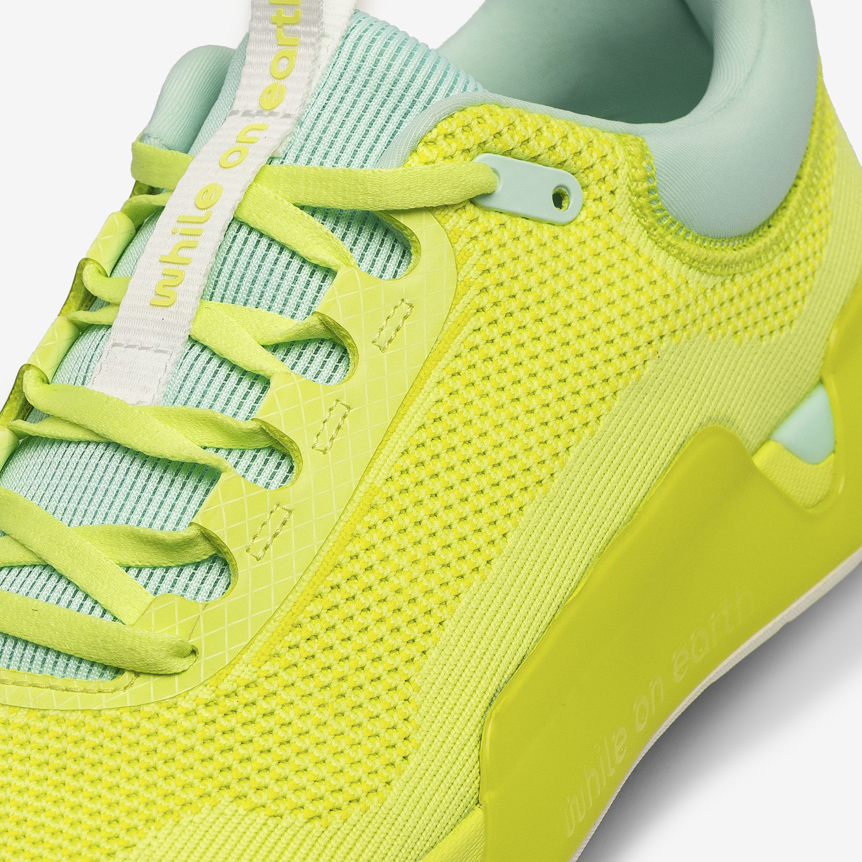 WHILE ON EARTH MOVE TRAINER FTN-Citrus/Sun