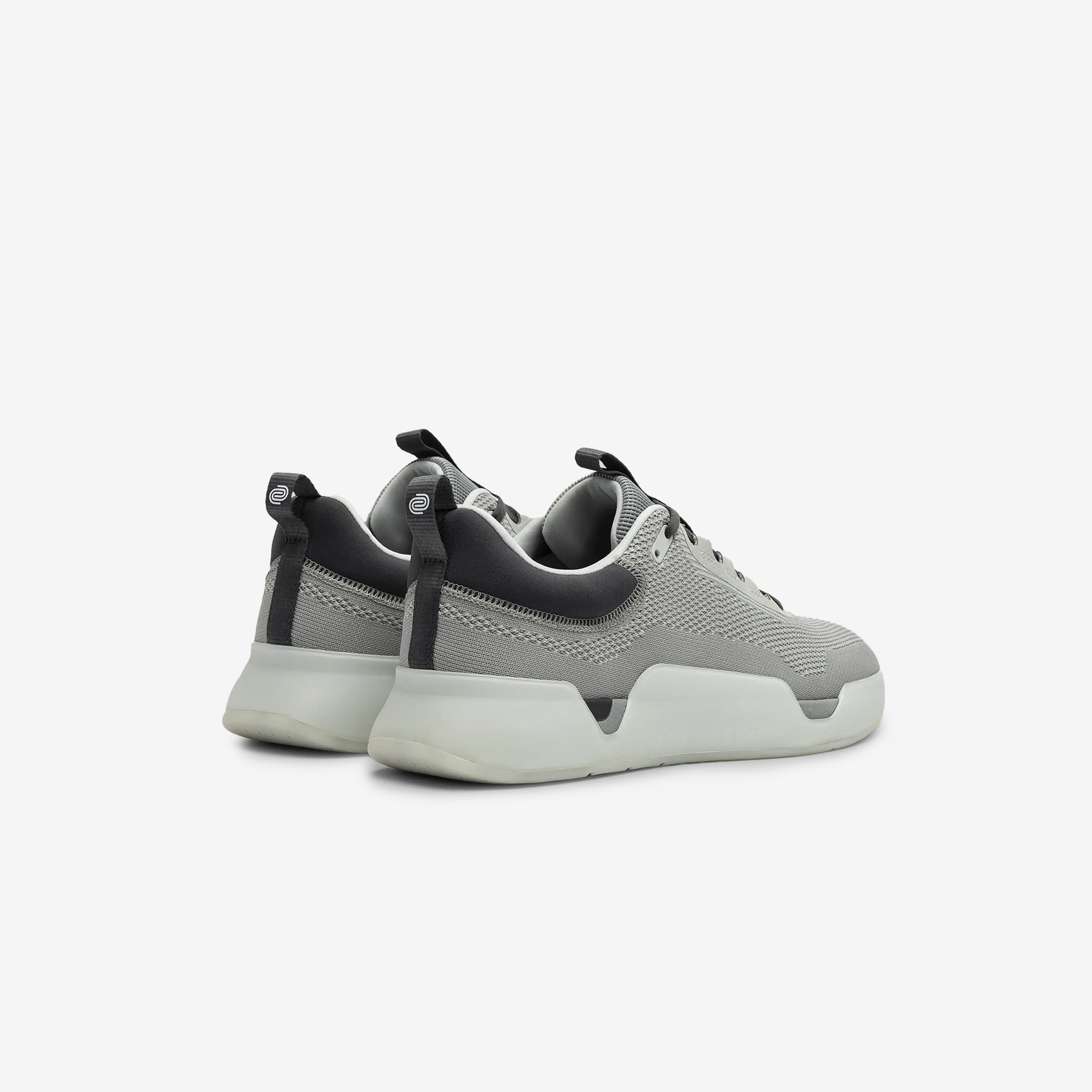 WHILE ON EARTH MOVE TRAINER 4946-Fog/Nimbus