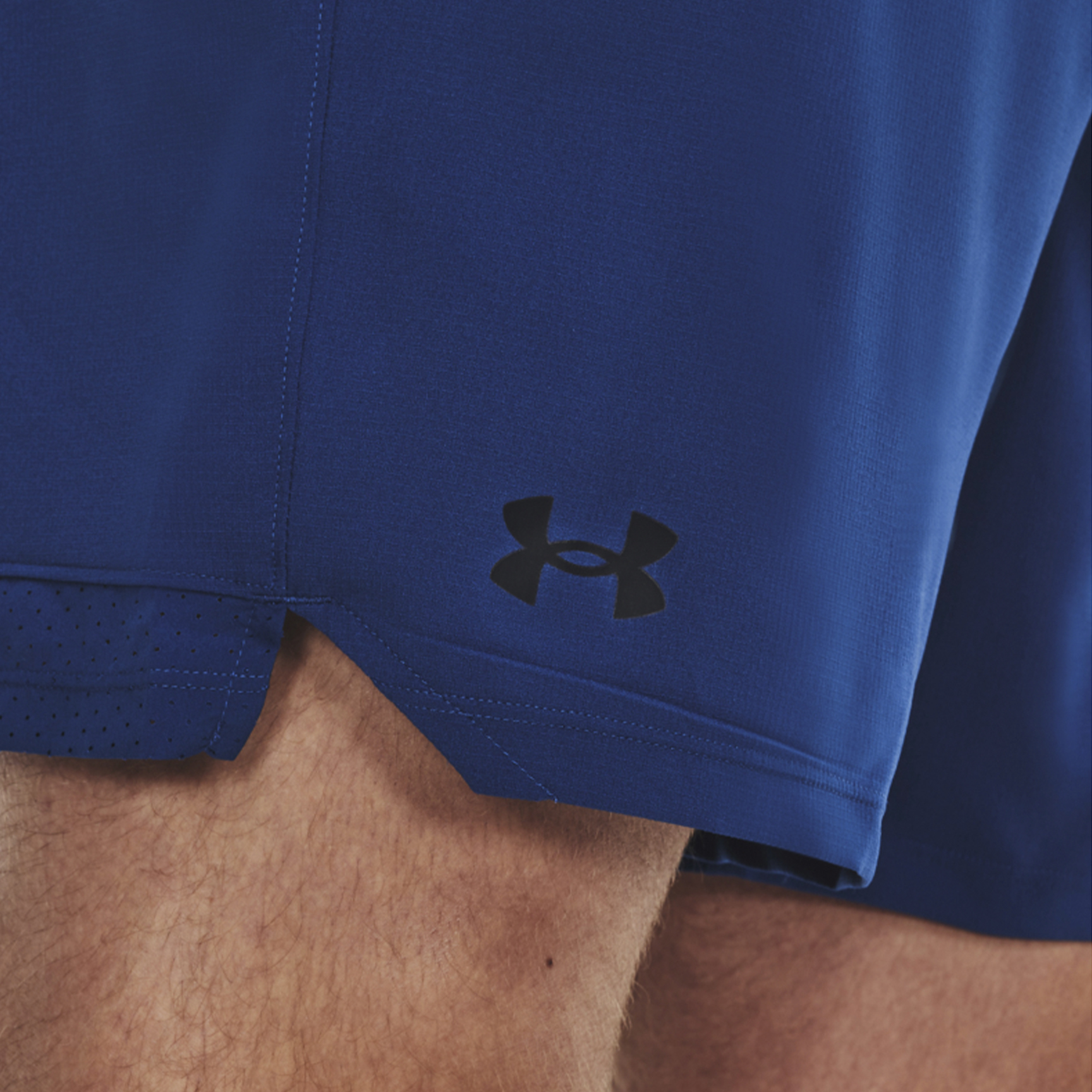 SHORT UNDER ARMOUR VANISH WOVEN 6IN 1373718-471