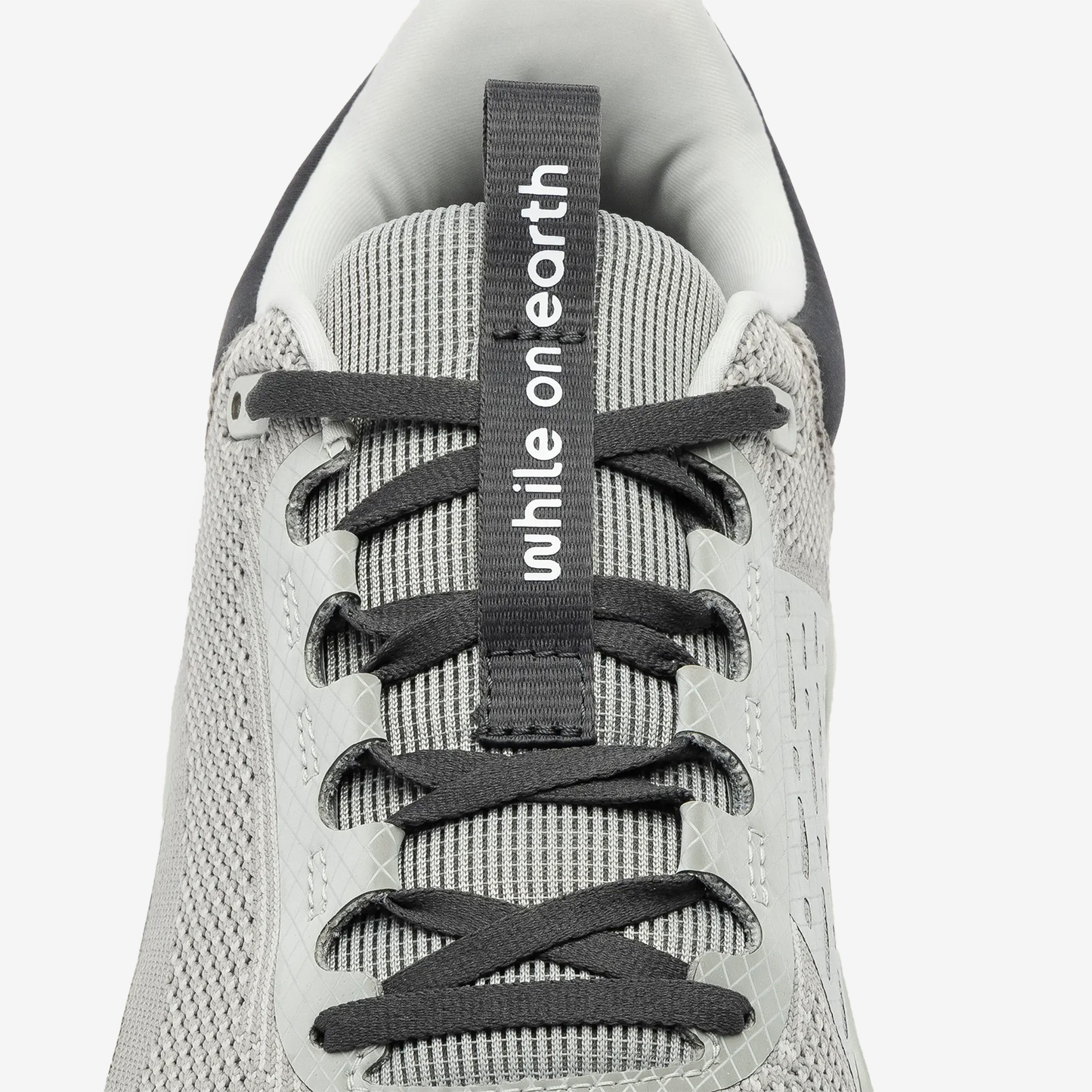 WHILE ON EARTH MOVE TRAINER 4946-Fog/Nimbus