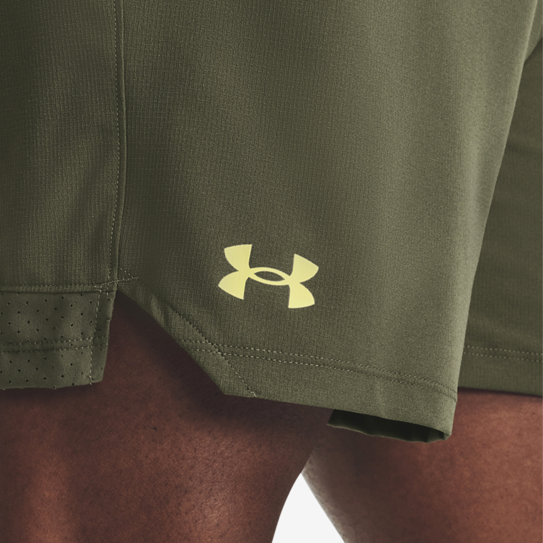 SHORT UNDER ARMOUR VANISH WOVEN 6IN 1373718-391