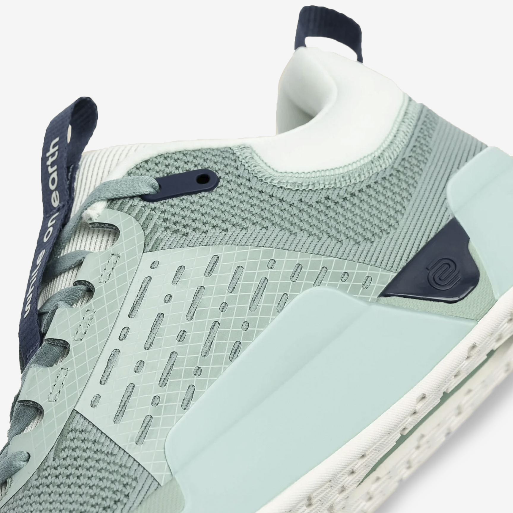 WHILE ON EARTH MOVE TRAINER FTN-Mint/Surf