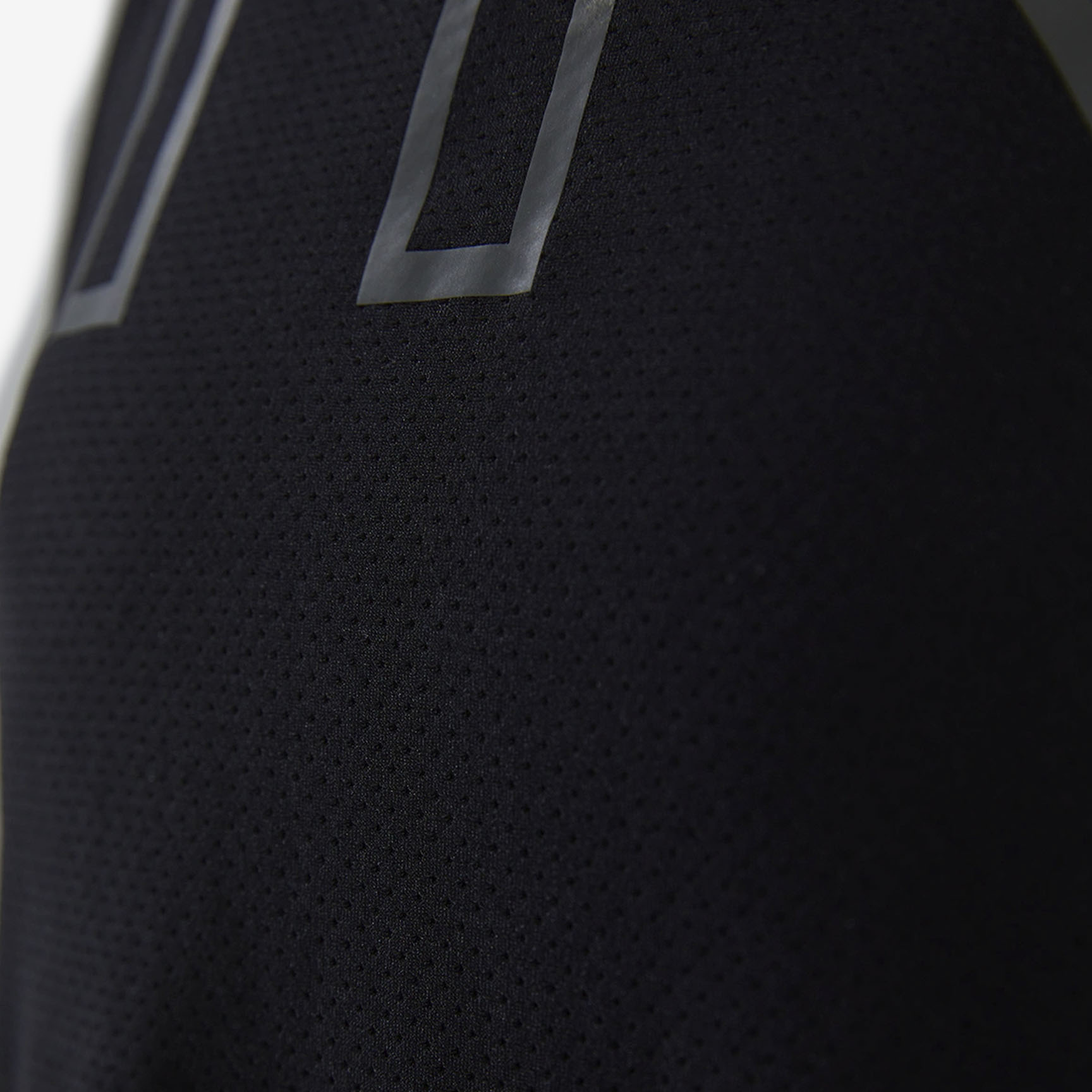 TYR AirTec Cropped Tank Top T39000-BLACK