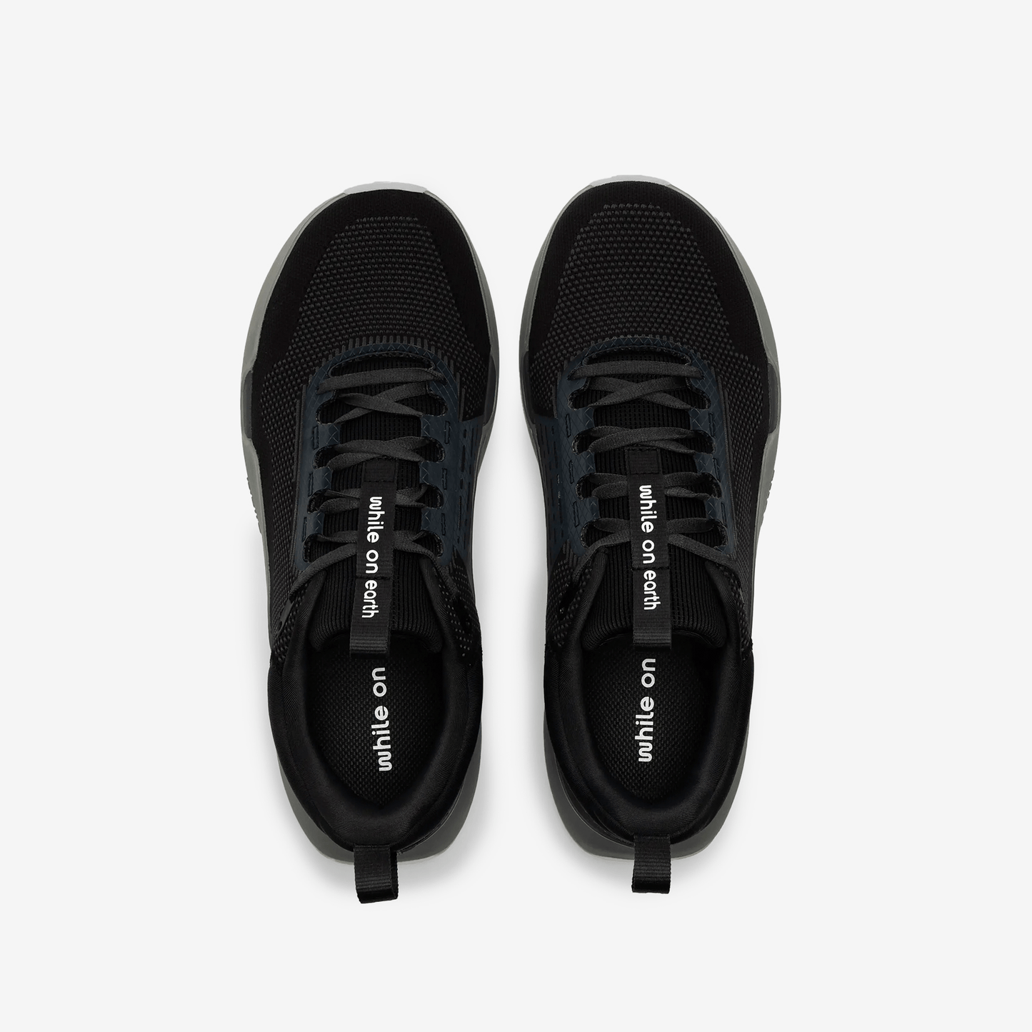 WHILE ON EARTH MOVE TRAINER FTN-black/moon