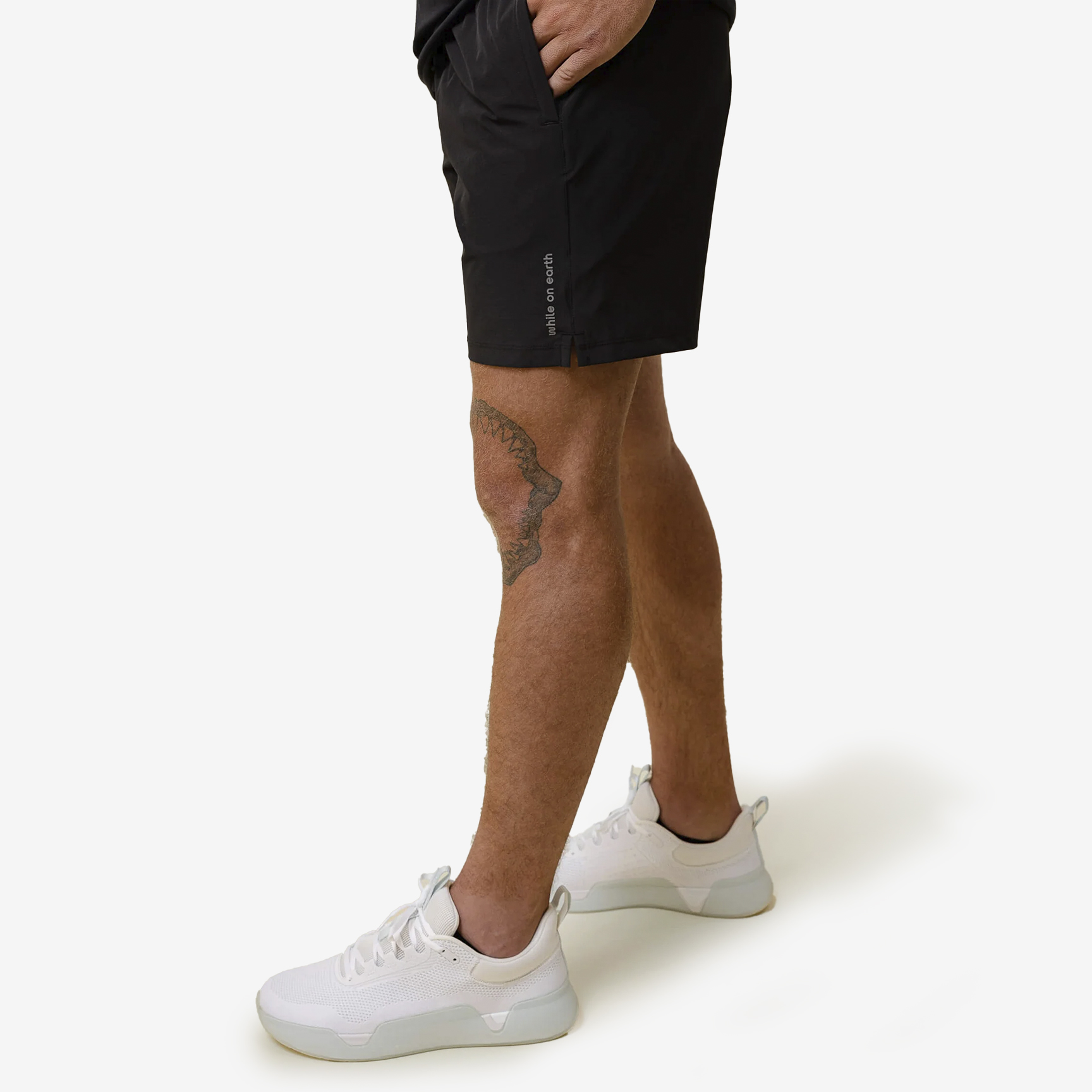 While On Earth Origin Short 7'' WOEOS7-BLACK
