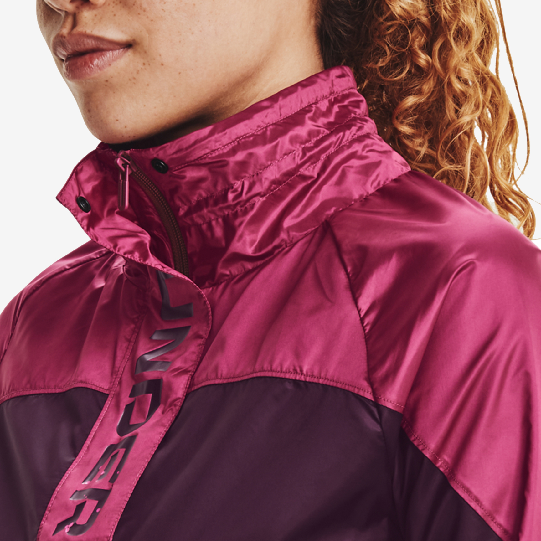 UNDER ARMOUR RECOVER™ WOVEN SHINE JACKET 1364011-501