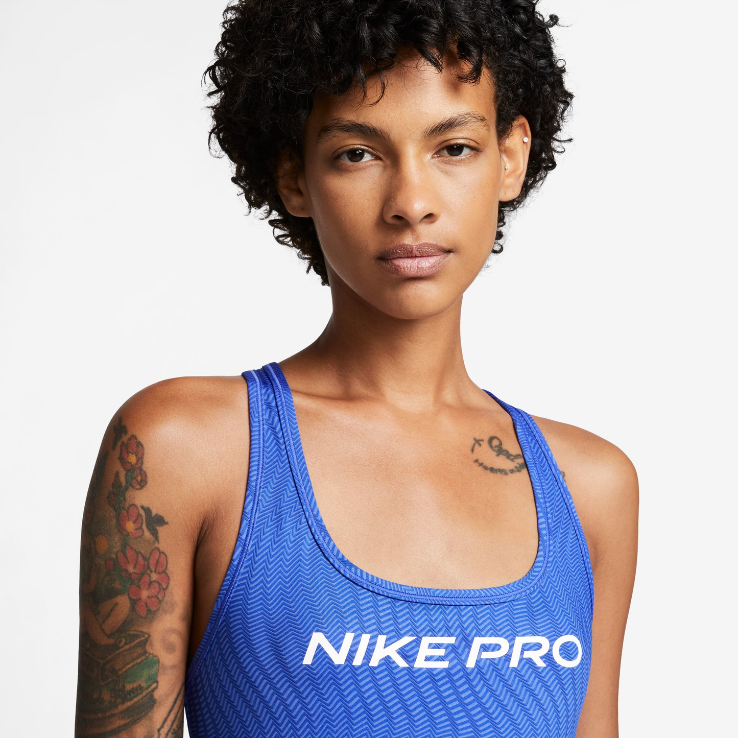 NIKE TOP SWOOSH - LOW IMPACT FN4708-405